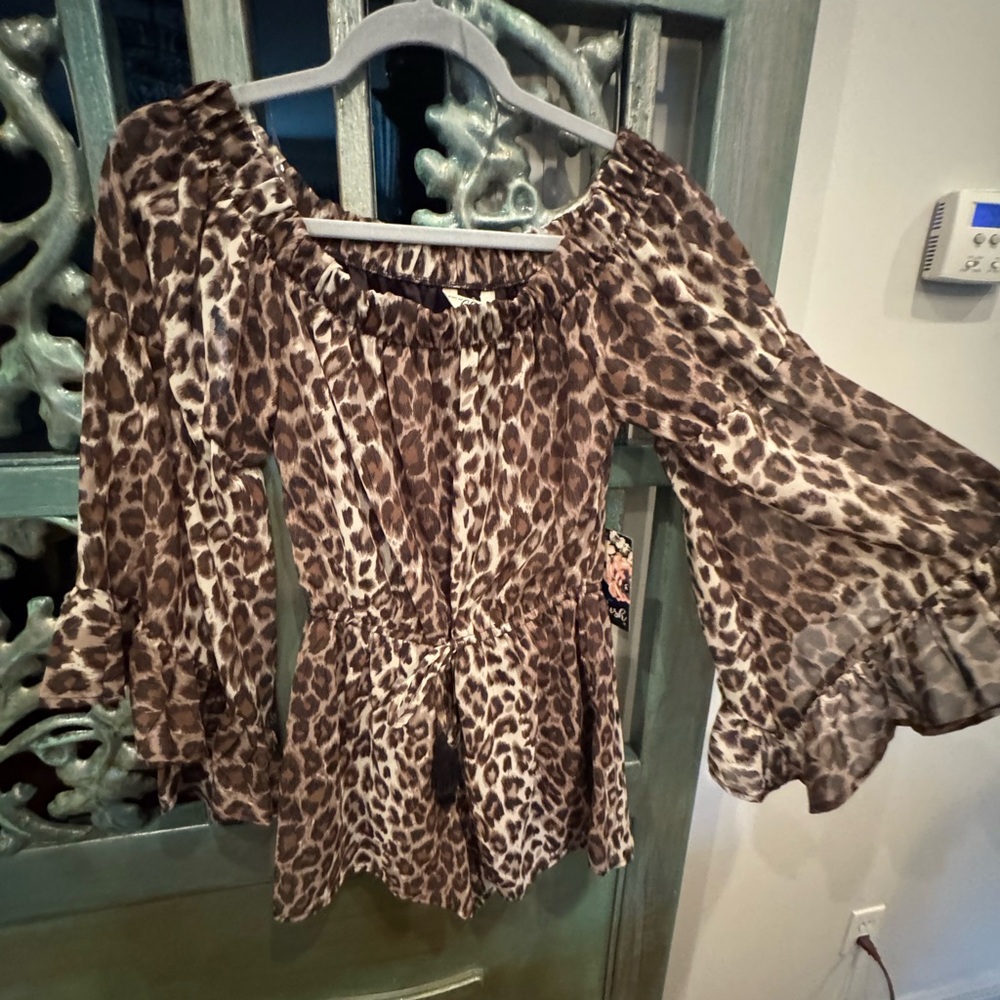 Leopard Print Off-Shoulder Top shorts set.